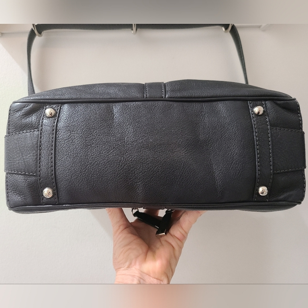 TOD'S Black Miky Genuine Leather Shoulder Bag Handcrafted in Italy - Picture 7 of 16
